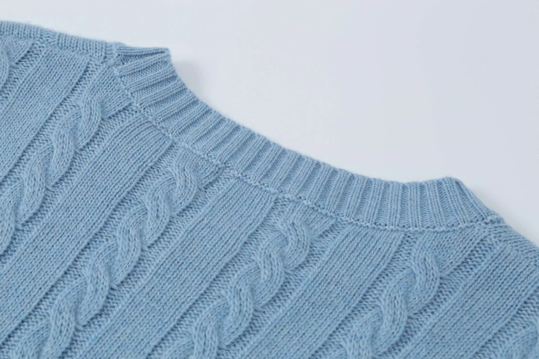 The Sandringham – Luxor Men™ Cashmere Jumper - Buy 1, Get a Scarf, Beanie & Gloves Free
